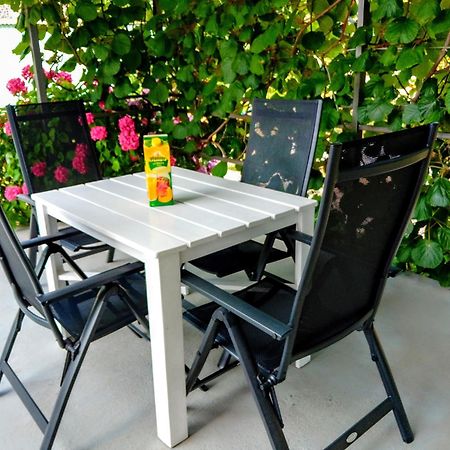 Apartments And Room Markovic Rovinjsko Selo Ngoại thất bức ảnh