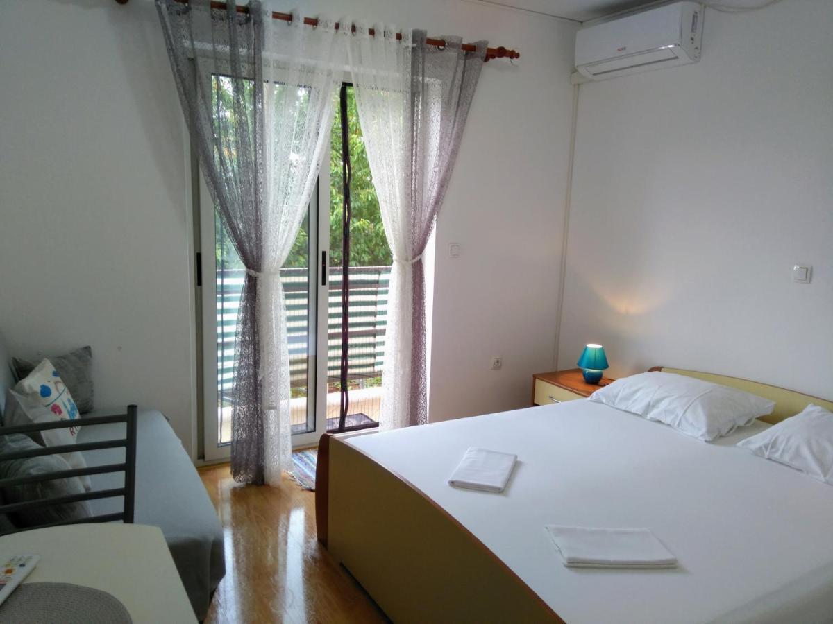 Apartments And Room Markovic Rovinjsko Selo Ngoại thất bức ảnh
