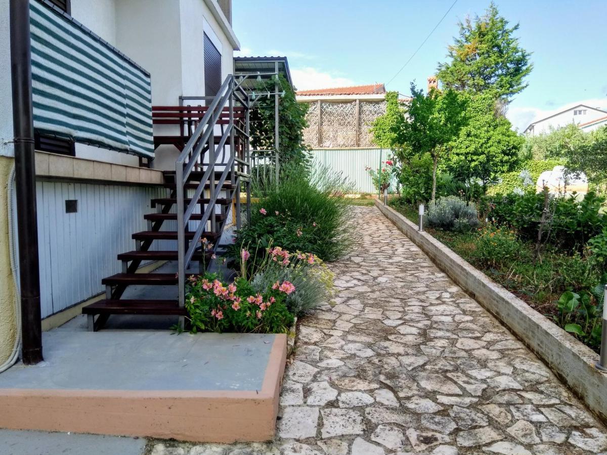 Apartments And Room Markovic Rovinjsko Selo Ngoại thất bức ảnh